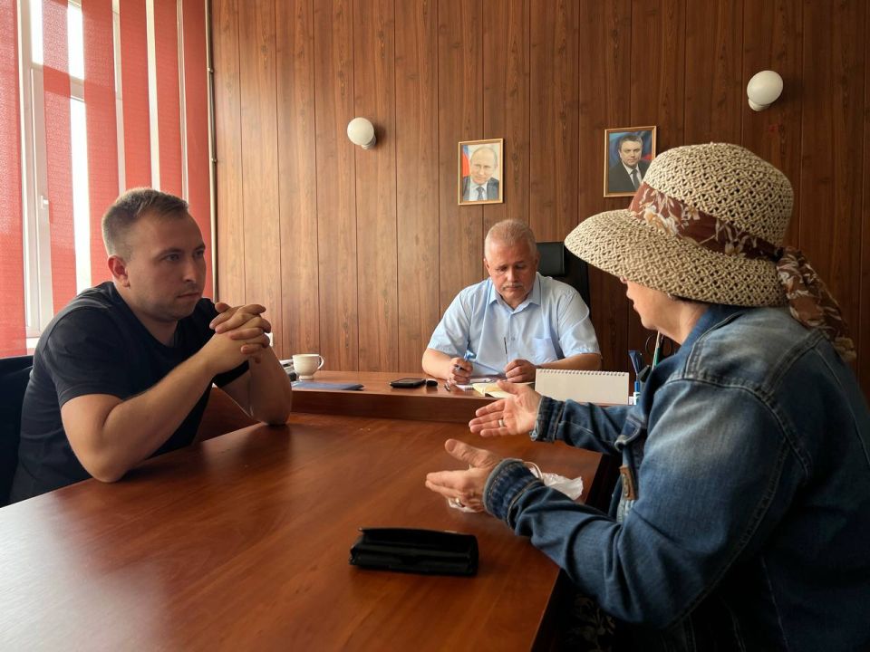 Константин Бутримов: ПРИЕМ ГРАЖДАН В АНТРАЦИТЕ. Вчера, вместе с моим коллегой, депутатом Совета Антрацитовского муниципального округа Евгением Поддубным, провели прием граждан в Антраците Константин Бутримов: ПРИЕМ ГРАЖДАН В АНТРАЦИТЕ. Вчера, вместе с моим коллегой, депутатом Совета Антрацитовского муниципального округа Евгением Поддубным, провели прием граждан в Антраците