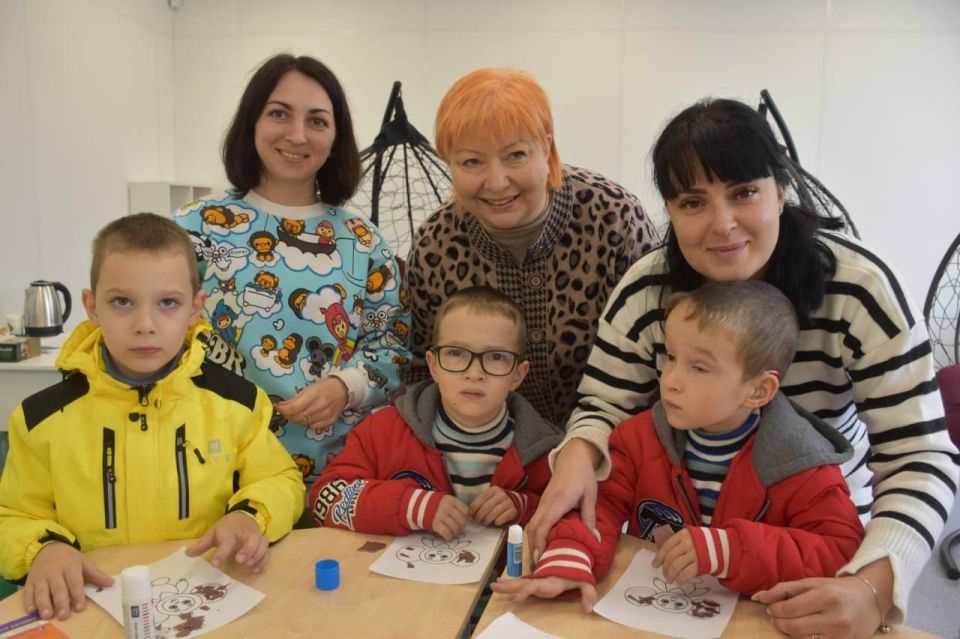Нести добро, дарить заботу: В Северодонецке поздравили работников соцсферы Нести добро, дарить заботу: В Северодонецке поздравили работников соцсферы