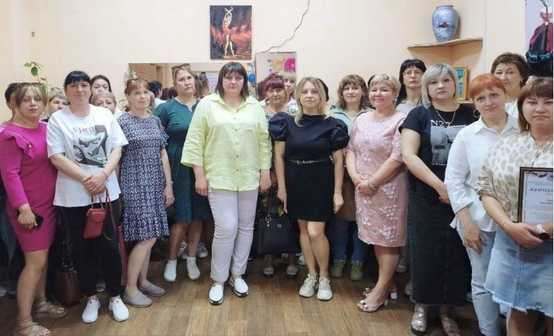 День социального работника отметили в Свердловском комплексном центре День социального работника отметили в Свердловском комплексном центре