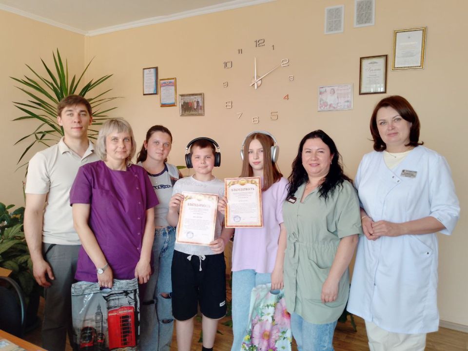 За активное участие в онлайн-конкурсе художественной самодеятельности среди медицинских работников главный врач ГБУЗ «Луганская городская поликлиника № 11» ЛНР Гальченко Наталья Николаевна выразила благодарность Егору... За активное участие в онлайн-конкурсе художественной самодеятельности среди медицинских работников главный врач ГБУЗ «Луганская городская поликлиника № 11» ЛНР Гальченко Наталья Николаевна выразила благодарность Егору...