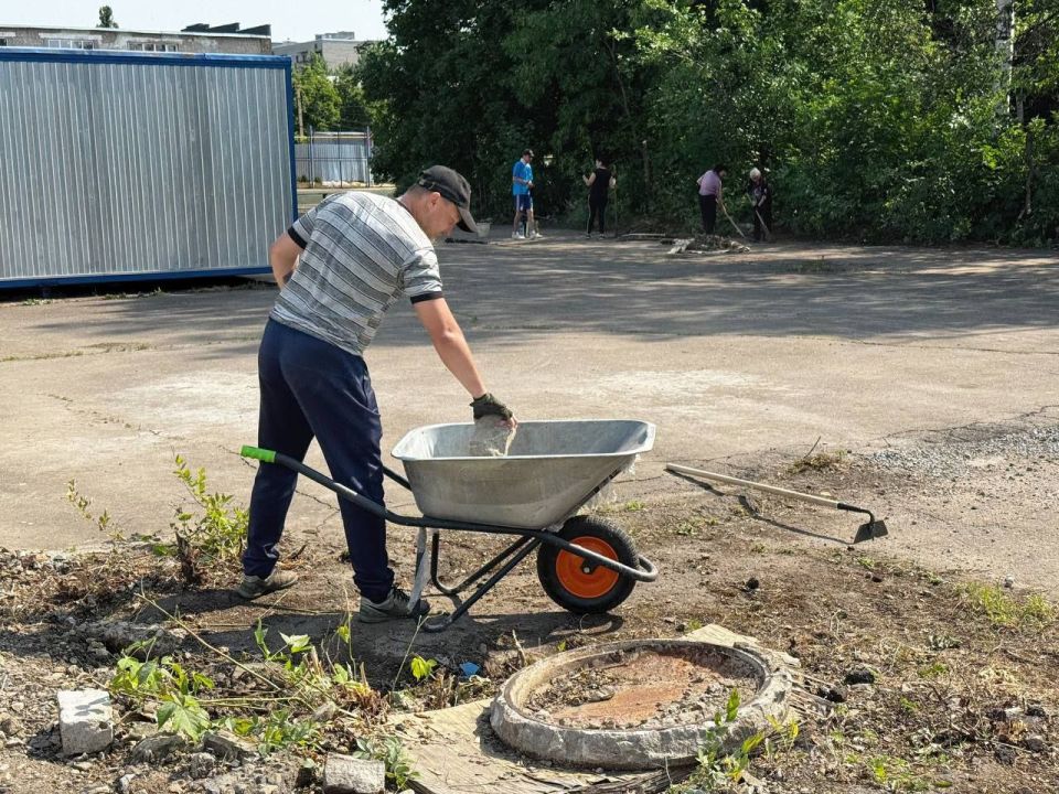 Сергей Колягин: Перед предстоящими продолжительными выходными трудовые коллективы города Первомайска, среди которых представители администрации городского округа, культурных и спортивных учреждений, а также муниципальных... Сергей Колягин: Перед предстоящими продолжительными выходными трудовые коллективы города Первомайска, среди которых представители администрации городского округа, культурных и спортивных учреждений, а также муниципальных...