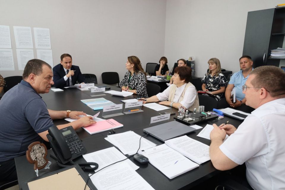В комитете по инфраструктуре обсудили развитие дорожно-транспортной системы ЛНР В комитете по инфраструктуре обсудили развитие дорожно-транспортной системы ЛНР