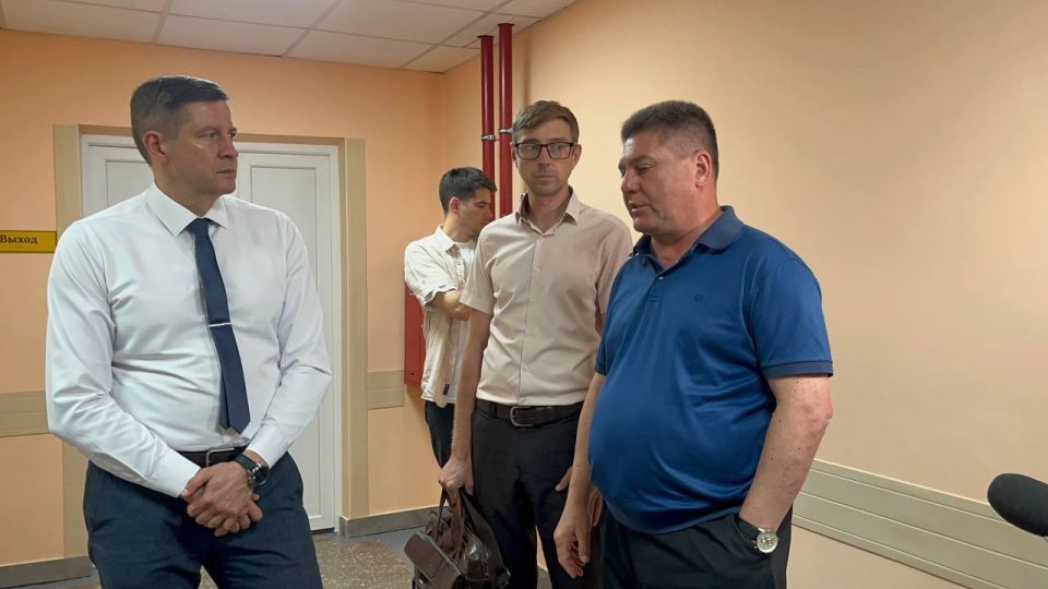 Альберт Зинченко: Вчера наш округ с рабочим визитом посетил Председатель Правительства Луганской Народной Республики Егор Викторович Ковальчук Альберт Зинченко: Вчера наш округ с рабочим визитом посетил Председатель Правительства Луганской Народной Республики Егор Викторович Ковальчук