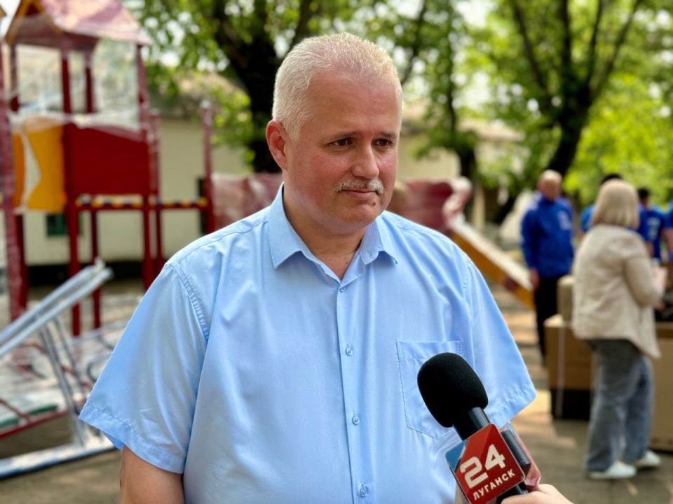 Константин Бутримов: КИСЛОВОДСКИЕ ЕДИНОРОССЫ ОКАЗАЛИ ПОМОЩЬ АНТРАЦИТОВСКОЙ ШКОЛЕ-ИНТЕРНАТУ Константин Бутримов: КИСЛОВОДСКИЕ ЕДИНОРОССЫ ОКАЗАЛИ ПОМОЩЬ АНТРАЦИТОВСКОЙ ШКОЛЕ-ИНТЕРНАТУ