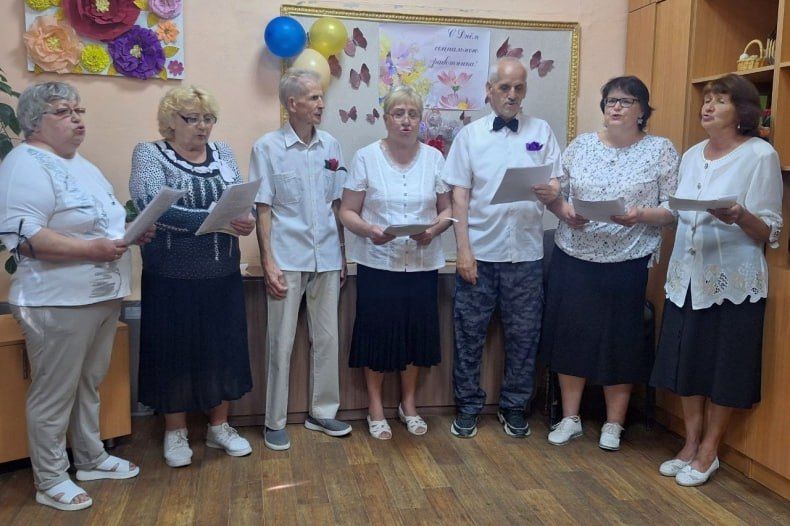 День социального работника отметили в Свердловском комплексном центре День социального работника отметили в Свердловском комплексном центре