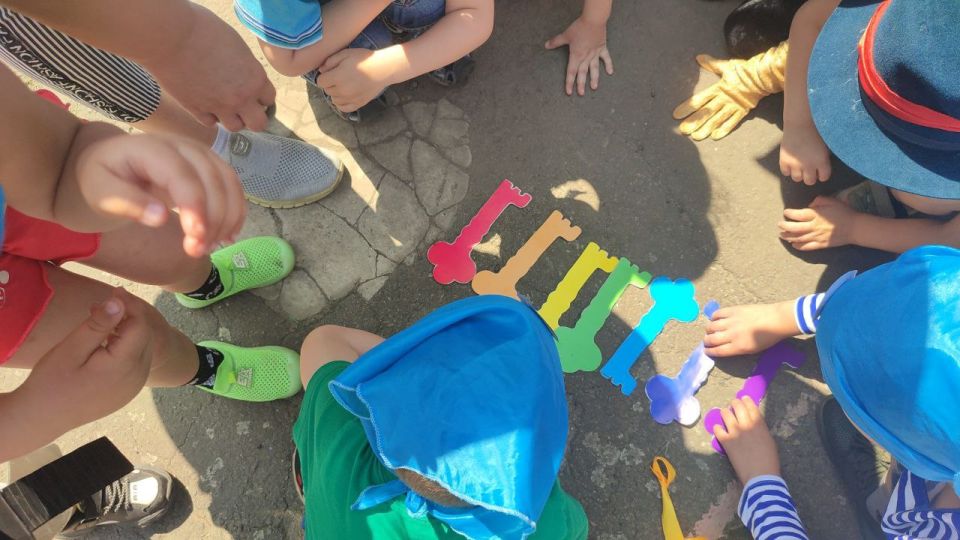 В Новодарьевском детском саду "Солнышко " прошли спортивное мероприятие в форме квест - игры В Новодарьевском детском саду "Солнышко " прошли спортивное мероприятие в форме квест - игры
