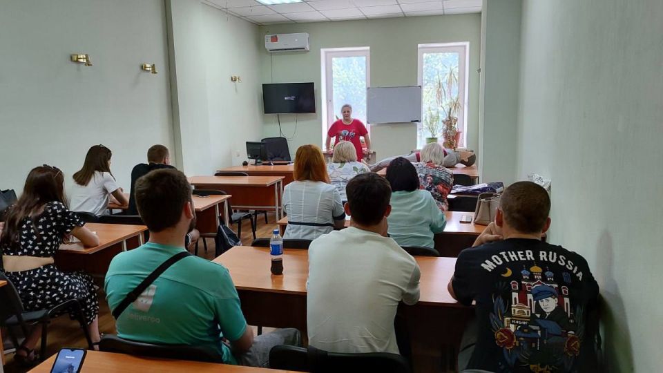 Медсестры Луганского центра медицины катастроф активно повышают квалификацию в области экстренной помощи Медсестры Луганского центра медицины катастроф активно повышают квалификацию в области экстренной помощи