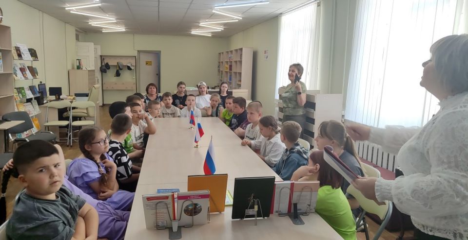 В модельной библиотеке МБУ "АГЦБС" для школьников пришкольной летней тематической площадки " Планета детства" ГБОУ ЛНР "АОШ №1 - лицей им. Олега Кошевого" состоялось сказочное путешествие "По следам Пушкинских сказок"... В модельной библиотеке МБУ "АГЦБС" для школьников пришкольной летней тематической площадки " Планета детства" ГБОУ ЛНР "АОШ №1 - лицей им. Олега Кошевого" состоялось сказочное путешествие "По следам Пушкинских сказок"...