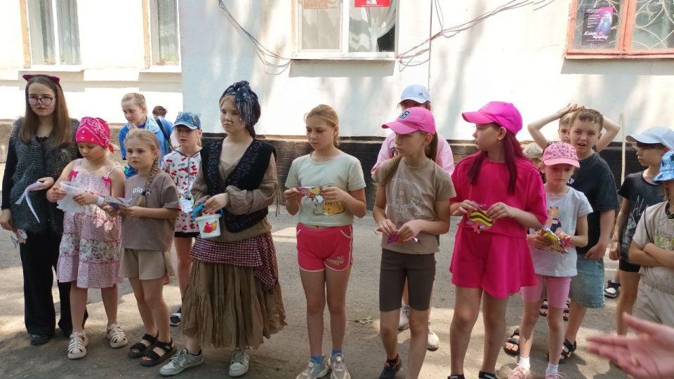6 июня в школьной тематической площадке "Дружба" состоялся День русского языка 6 июня в школьной тематической площадке "Дружба" состоялся День русского языка