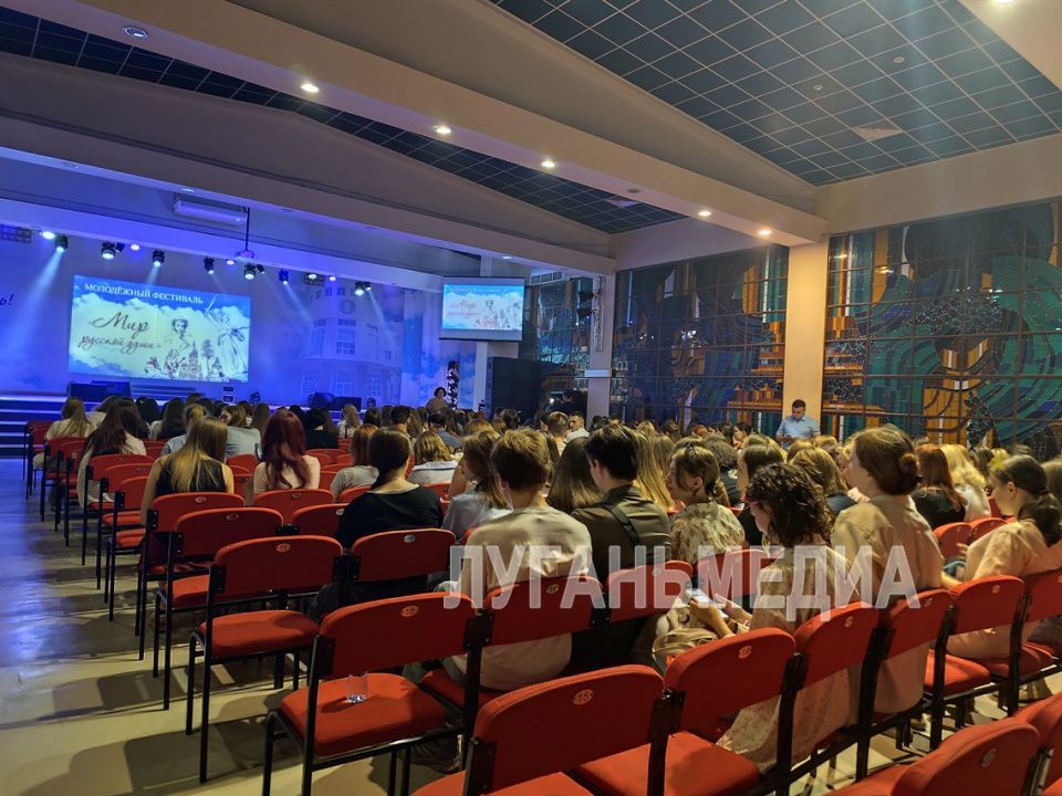 В ЛГПУ прошёл фестиваль «Мир русской души» и «Пушкинский диктант» В ЛГПУ прошёл фестиваль «Мир русской души» и «Пушкинский диктант»