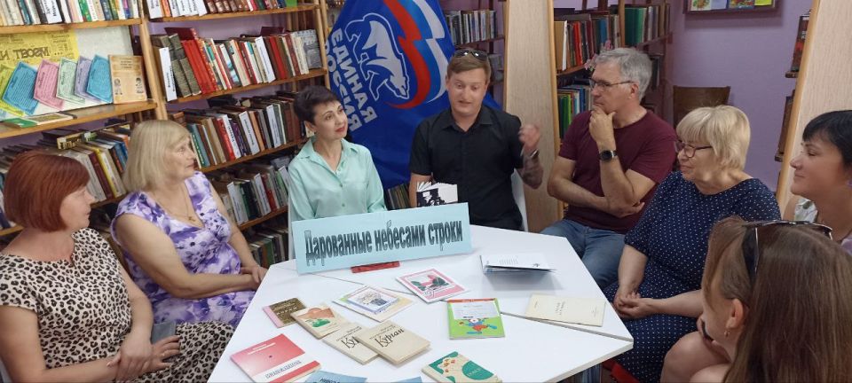 У каждой войны, когда решается судьба народа и страны, должны быть свои песни и книги У каждой войны, когда решается судьба народа и страны, должны быть свои песни и книги