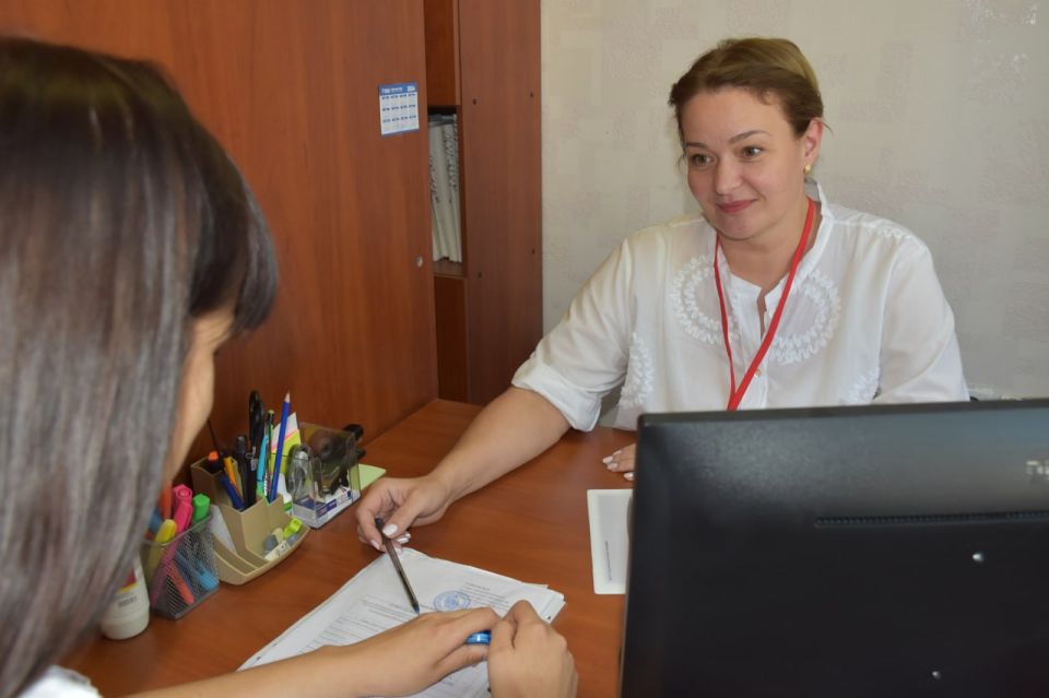 Нести добро, дарить заботу: В Северодонецке поздравили работников соцсферы Нести добро, дарить заботу: В Северодонецке поздравили работников соцсферы