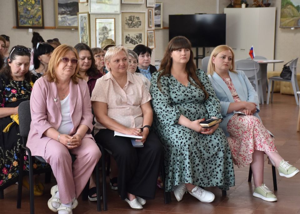 В Кировском историко-художественном музее состоялся Образовательный семинар тренинг «Малым территориям - большое будущее» в рамках проекта «Фокус на НКО», Организатором проекта «Фокус на НКО» выступила Автономная... В Кировском историко-художественном музее состоялся Образовательный семинар тренинг «Малым территориям - большое будущее» в рамках проекта «Фокус на НКО», Организатором проекта «Фокус на НКО» выступила Автономная...