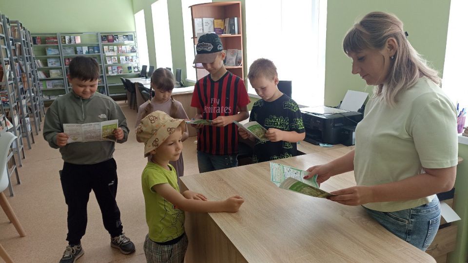 В Лозно-Александровке работники культуры организовали увлекательную уличную акцию «Экология и мы», приуроченную ко Всемирному дню окружающей среды В Лозно-Александровке работники культуры организовали увлекательную уличную акцию «Экология и мы», приуроченную ко Всемирному дню окружающей среды