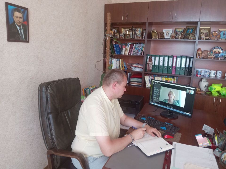 Преподаватели и администрация Брянковского колледжа ЛГПУ приняли участие в онлайн-семинаре «Организация финансовой грамотности в системе СПО», проведённом 5 июня Преподаватели и администрация Брянковского колледжа ЛГПУ приняли участие в онлайн-семинаре «Организация финансовой грамотности в системе СПО», проведённом 5 июня