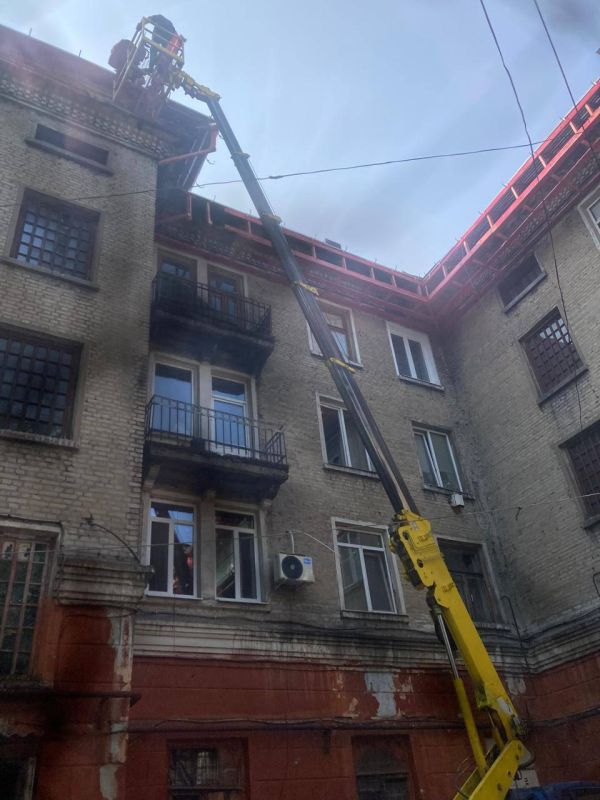 Капитальный ремонт кровли многоквартирных домов в Белореченском близится к завершению Капитальный ремонт кровли многоквартирных домов в Белореченском близится к завершению