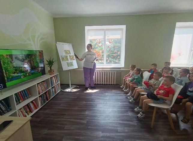 В библиотеке для детей г. Лутугино прошел кейс- урок «Я хочу дружить с природой» В библиотеке для детей г. Лутугино прошел кейс- урок «Я хочу дружить с природой»