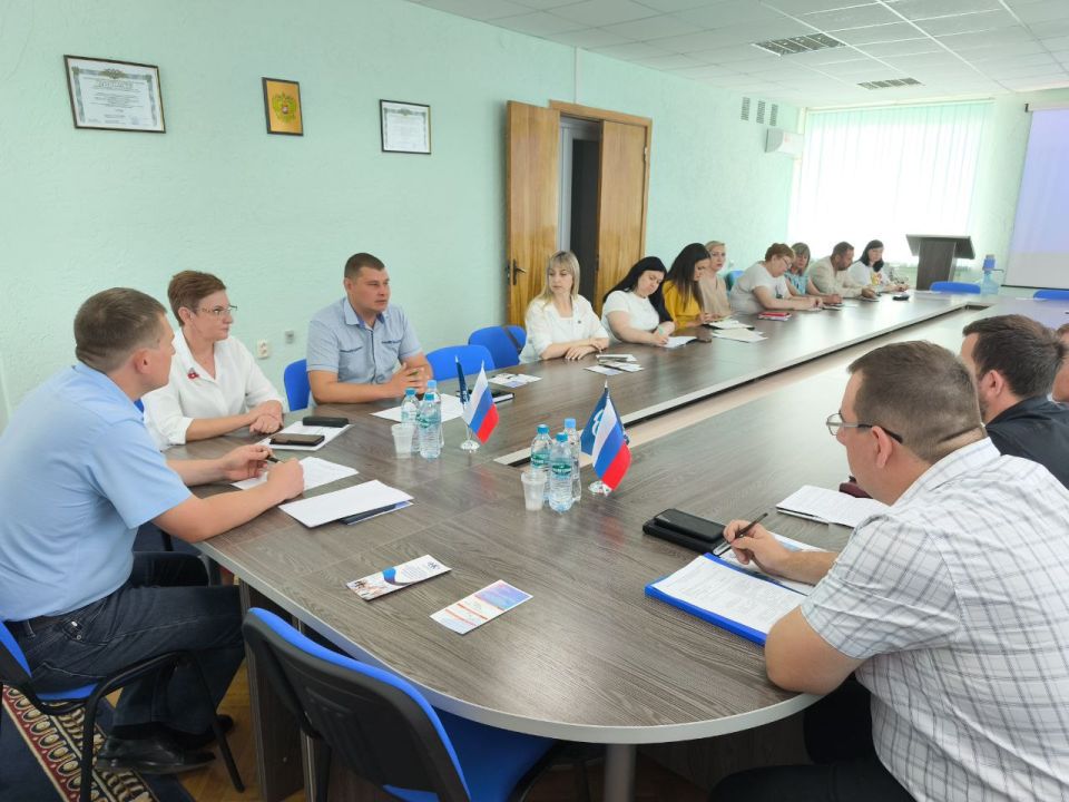 В рамках партийного проекта "Выбирай свое" партии ЕДИНАЯ РОССИЯ" депутат Совета городского округа город Брянка, координатор данного проекта Татьяна Лондаренко приняла участие в совещании с представителями Министерства... В рамках партийного проекта "Выбирай свое" партии ЕДИНАЯ РОССИЯ" депутат Совета городского округа город Брянка, координатор данного проекта Татьяна Лондаренко приняла участие в совещании с представителями Министерства...