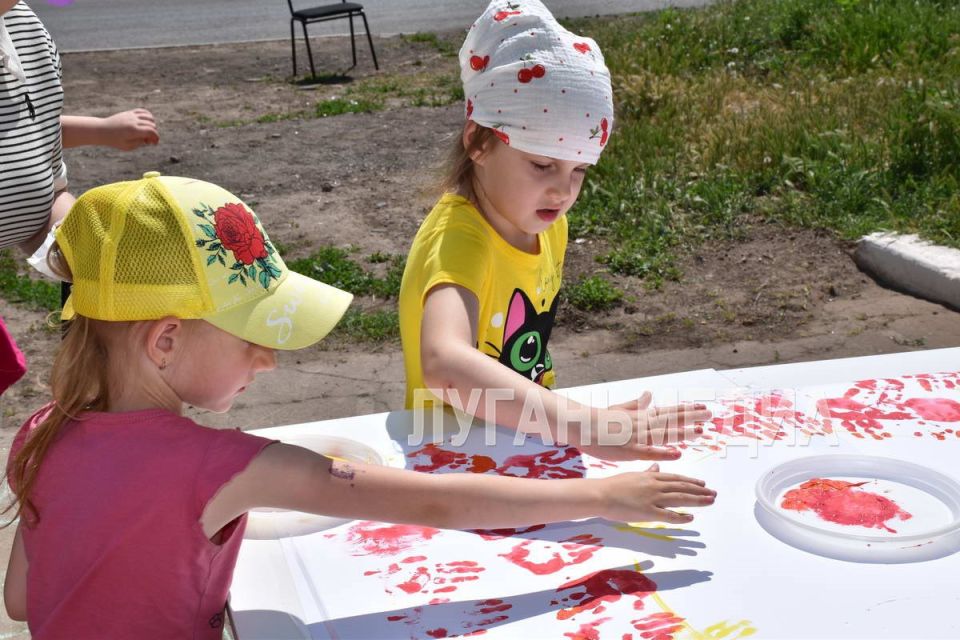 Детский центр Музея истории города Первомайска в дни летних каникул ежедневно проводит мастер-классы и тематические познавательно-игровые мероприятия Детский центр Музея истории города Первомайска в дни летних каникул ежедневно проводит мастер-классы и тематические познавательно-игровые мероприятия