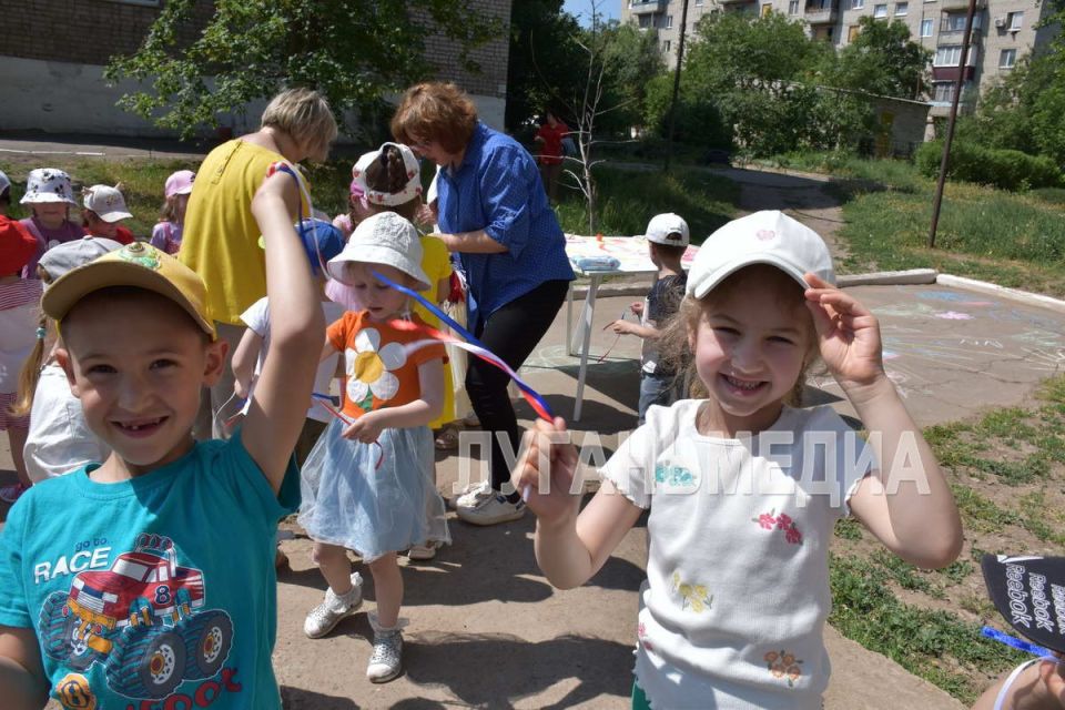 Детский центр Музея истории города Первомайска в дни летних каникул ежедневно проводит мастер-классы и тематические познавательно-игровые мероприятия Детский центр Музея истории города Первомайска в дни летних каникул ежедневно проводит мастер-классы и тематические познавательно-игровые мероприятия