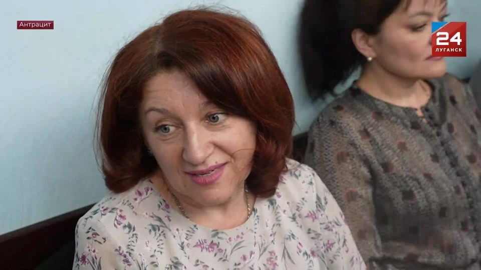 В преддверии Дня социального работника специалистам вручили грамоты и награды