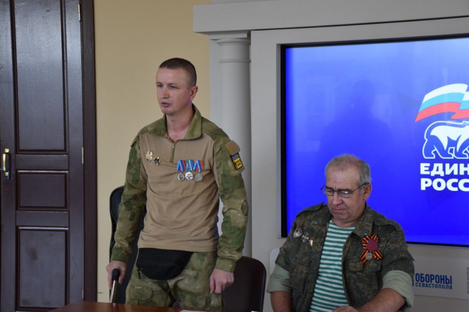 Первомайские единороссы организовали для детей и взрослых встречу с ветеранами боевых действий, которые пишут об сво Первомайские единороссы организовали для детей и взрослых встречу с ветеранами боевых действий, которые пишут об сво