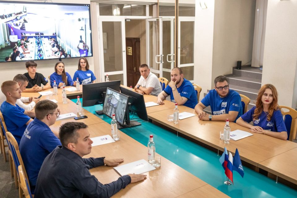 В Луганске прошло второе мероприятие в рамках федерального проекта «ПолитЗавод» В Луганске прошло второе мероприятие в рамках федерального проекта «ПолитЗавод»