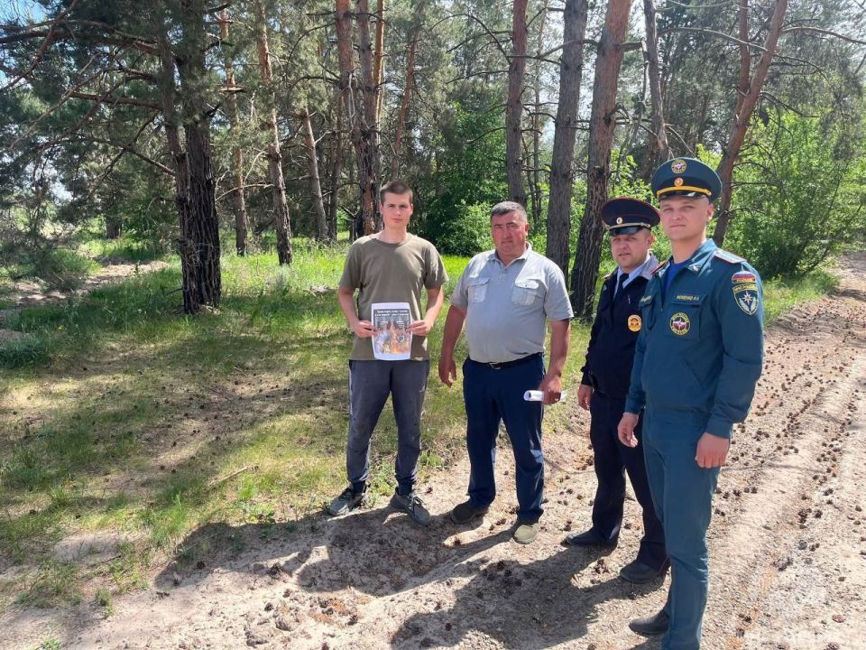 Об особом противопожарном режиме сотрудники МЧС России напомнили жителям Новопсковского муниципального округа Об особом противопожарном режиме сотрудники МЧС России напомнили жителям Новопсковского муниципального округа