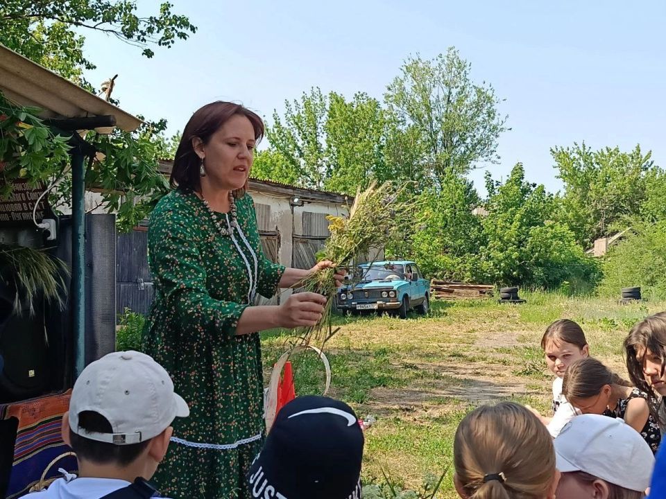 На Троицу - сама Земля-матушка именинница! На Троицу - сама Земля-матушка именинница!