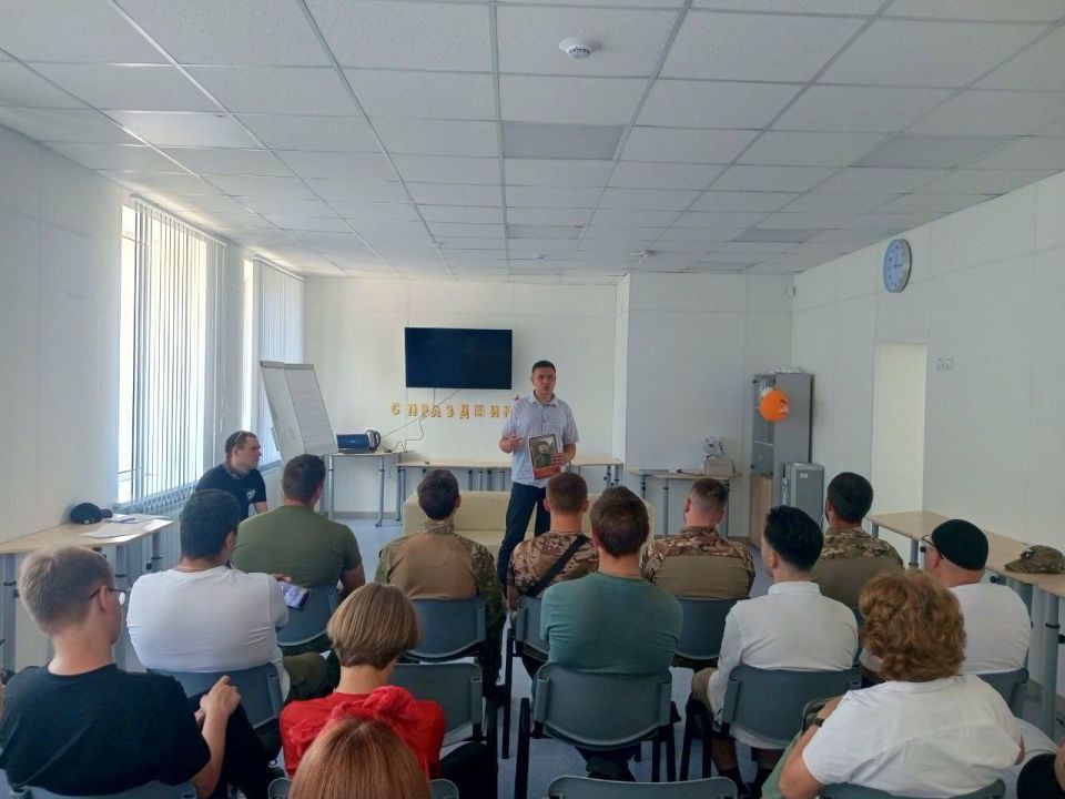 Северодонецкие единороссы провели поэтическую встречу ко Дню русского языка Северодонецкие единороссы провели поэтическую встречу ко Дню русского языка