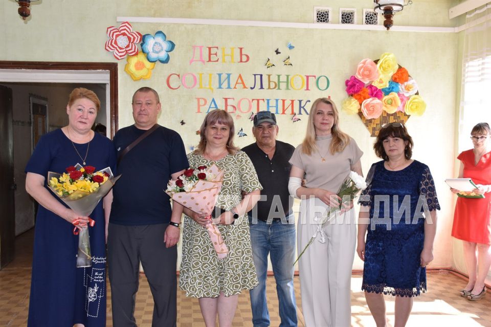 Сергей Колягин: Труд и заслуги наших социальных работников высоко оценены руководством Министерства труда и социальной политики Луганской Народной Республики! Сергей Колягин: Труд и заслуги наших социальных работников высоко оценены руководством Министерства труда и социальной политики Луганской Народной Республики!