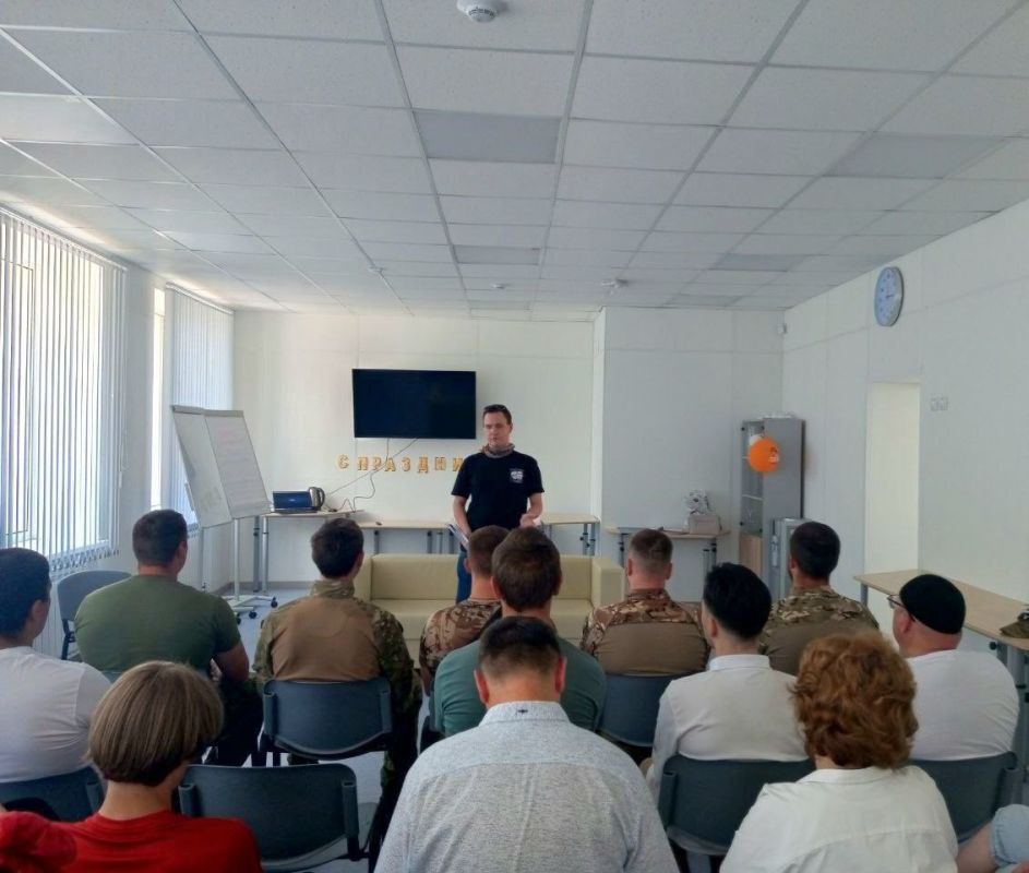 Северодонецкие единороссы провели поэтическую встречу ко Дню русского языка Северодонецкие единороссы провели поэтическую встречу ко Дню русского языка