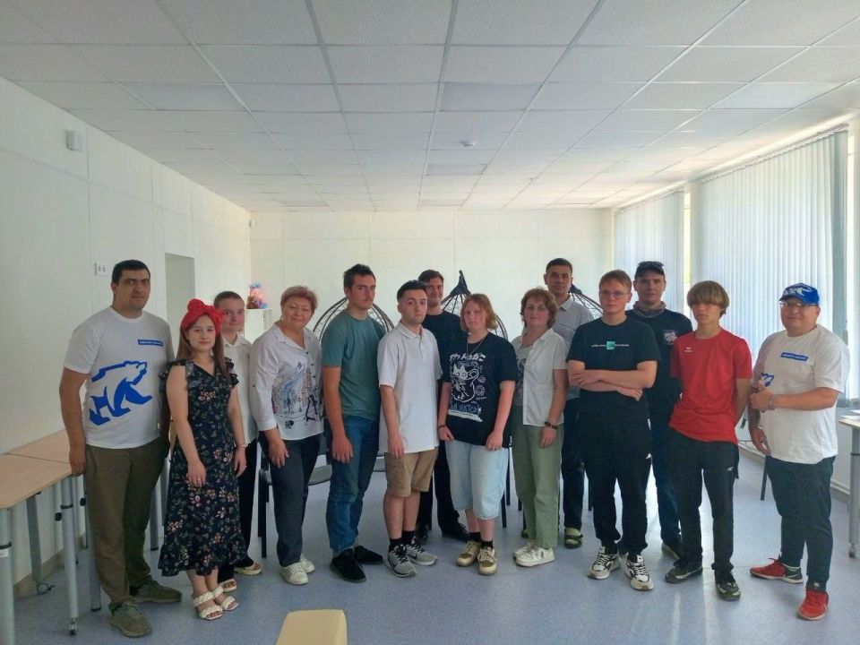 Северодонецкие единороссы провели поэтическую встречу ко Дню русского языка Северодонецкие единороссы провели поэтическую встречу ко Дню русского языка