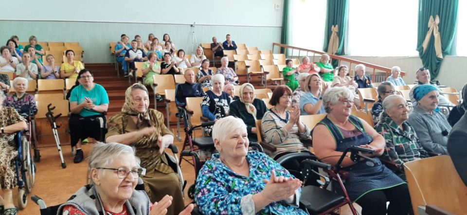«Старшее поколение» поздравило социальных работников праздничным концертом «Старшее поколение» поздравило социальных работников праздничным концертом