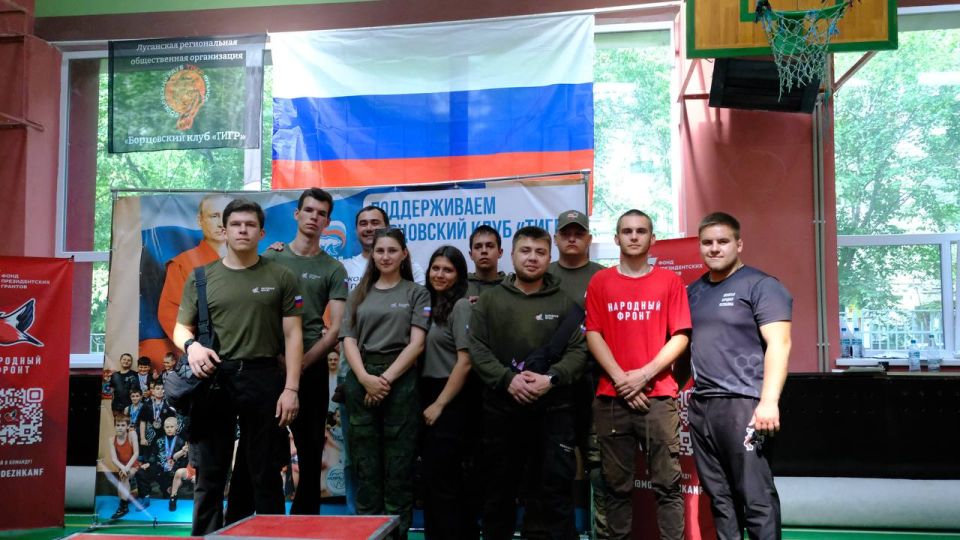 В преддверии Дня России в Луганске состоялось Первенство борцовского клуба «ТИГР» по греко-римской борьбе В преддверии Дня России в Луганске состоялось Первенство борцовского клуба «ТИГР» по греко-римской борьбе
