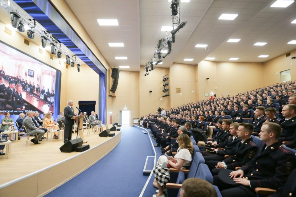 Ирина Волк: Сегодня Министр внутренних дел Российской Федерации генерал полиции Российской Федерации Владимир Колокольцев принял участие в выездном заседании Общественного совета при МВД России Ирина Волк: Сегодня Министр внутренних дел Российской Федерации генерал полиции Российской Федерации Владимир Колокольцев принял участие в выездном заседании Общественного совета при МВД России