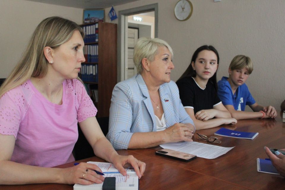 В Славяносербске состоялась встреча с писателем-краеведом Анатолием Тимукиным В Славяносербске состоялась встреча с писателем-краеведом Анатолием Тимукиным