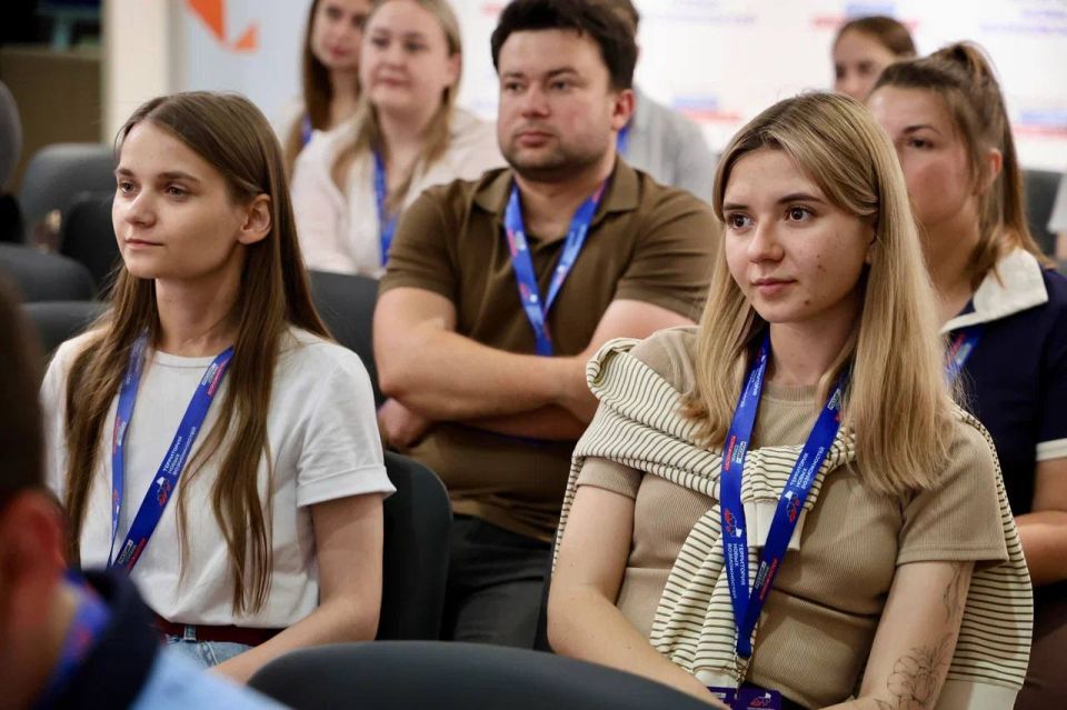 В Луганске представителям министерств и муниципалитетов ЛНР рассказали о важности работы пресс-службы В Луганске представителям министерств и муниципалитетов ЛНР рассказали о важности работы пресс-службы