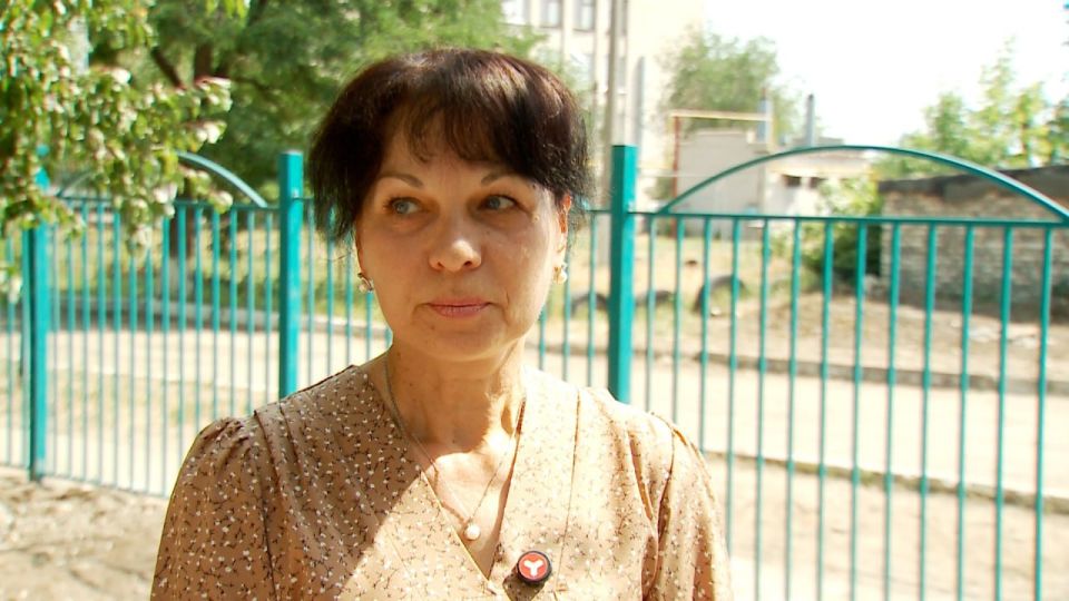 Сегодня в детском саду «Акварель» г. Краснодона тюменские строители завершили установку нового ограждения, длина которого по периметру составляет 346 метров Сегодня в детском саду «Акварель» г. Краснодона тюменские строители завершили установку нового ограждения, длина которого по периметру составляет 346 метров