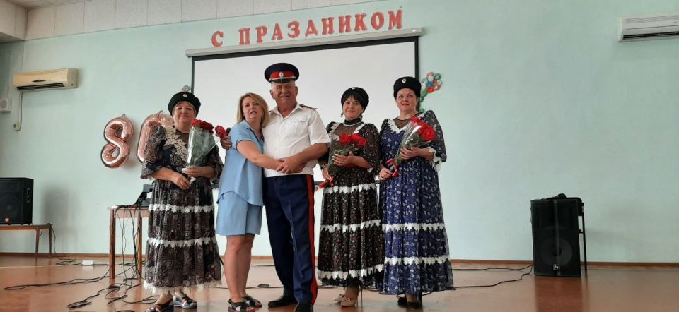 «Старшее поколение» поздравило социальных работников праздничным концертом «Старшее поколение» поздравило социальных работников праздничным концертом