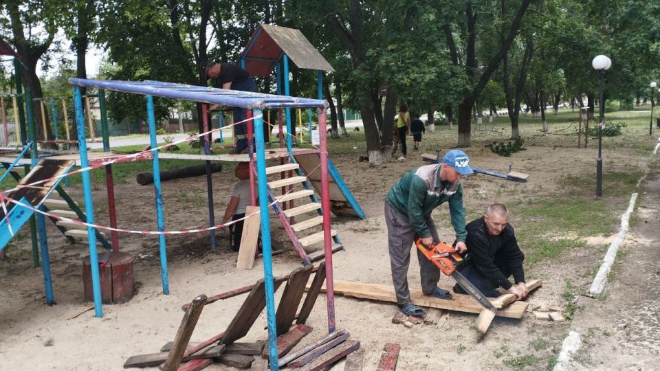 Ремонт детской площадки в сквере ВЛКСМ: Путь к более безопасному и комфортному отдыху Ремонт детской площадки в сквере ВЛКСМ: Путь к более безопасному и комфортному отдыху