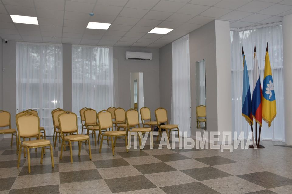 В Антраците открылся Дворец торжественных событий В Антраците открылся Дворец торжественных событий