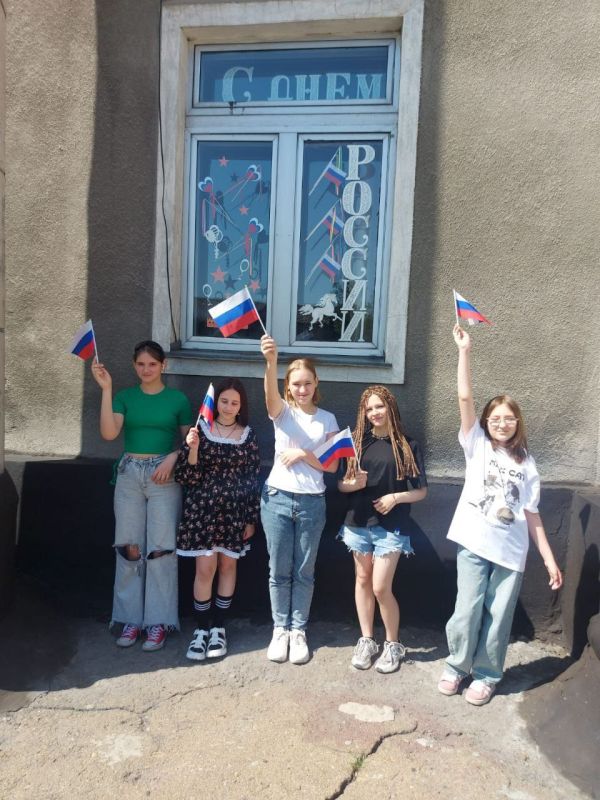 Андрей Рубанцов: Всероссийская акция #ОкнаРоссии - яркий символ единения и патриотизма нашего народа в День России Андрей Рубанцов: Всероссийская акция #ОкнаРоссии - яркий символ единения и патриотизма нашего народа в День России