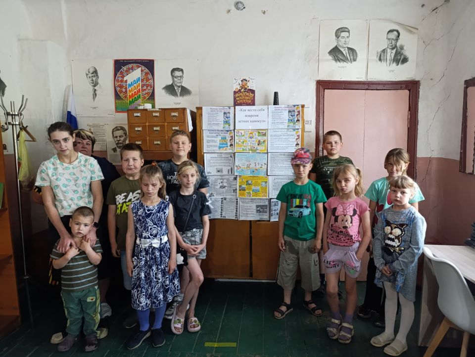 С 3 по 9 июня в структурных подразделениях Краснодонского городского Дворца культуры имени «Молодой гвардии» прошли тематические мероприятия для детей и подростков под названием «Безопасные каникулы» С 3 по 9 июня в структурных подразделениях Краснодонского городского Дворца культуры имени «Молодой гвардии» прошли тематические мероприятия для детей и подростков под названием «Безопасные каникулы»