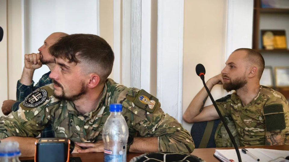 Неизвестная война: в Луганской государственной академии культуры и искусств им. Михаила Матусовского прошел трехдневный семинар «Военная кинодокументалистика» Неизвестная война: в Луганской государственной академии культуры и искусств им. Михаила Матусовского прошел трехдневный семинар «Военная кинодокументалистика»