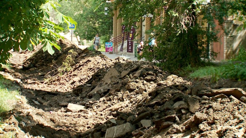 В Молодогвардейске стартовали работы по благоустройству территории у ДК «Юность» В Молодогвардейске стартовали работы по благоустройству территории у ДК «Юность»