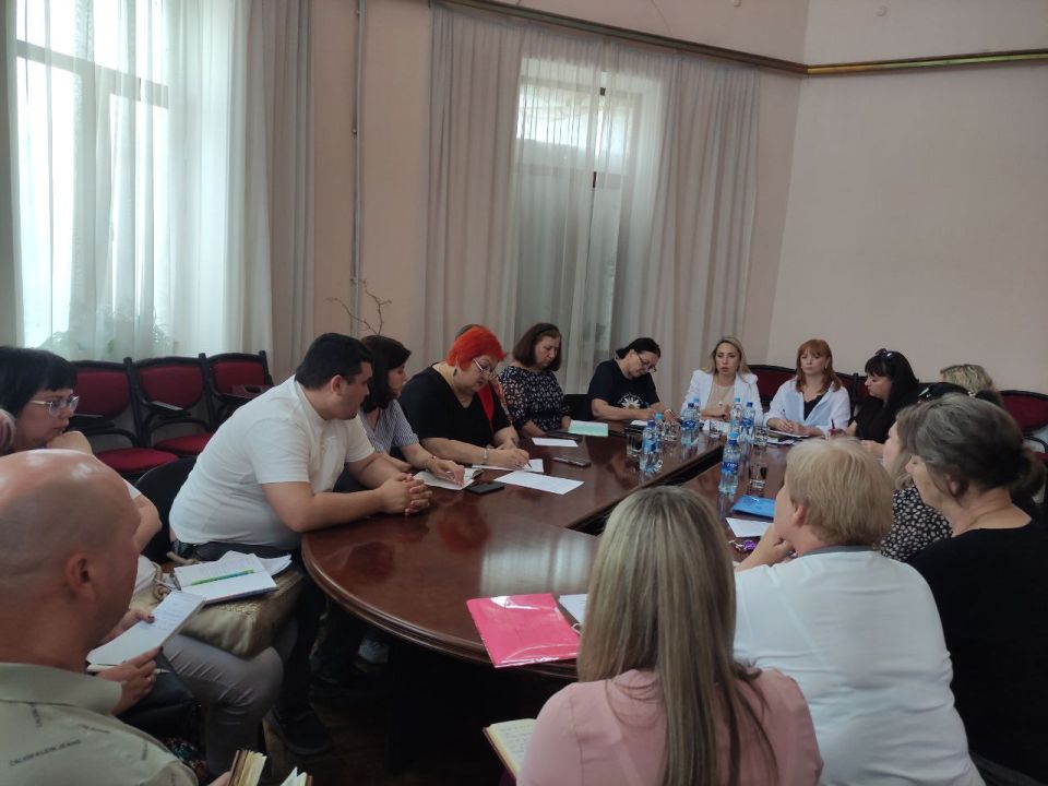 10 июня в круглом зале Дворца культуры имени «Молодая гвардия» прошло совещание с руководителями учреждений культуры Краснодонщины, на котором были подведены итоги работы и обсуждены ключевые направления на предстоящий период 10 июня в круглом зале Дворца культуры имени «Молодая гвардия» прошло совещание с руководителями учреждений культуры Краснодонщины, на котором были подведены итоги работы и обсуждены ключевые направления на предстоящий период