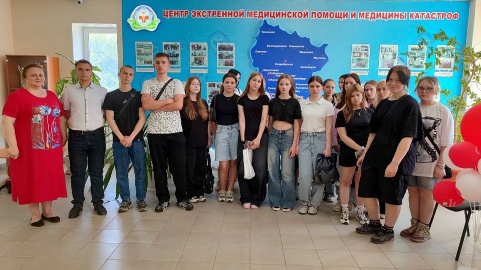 Сотрудники Луганского центра медицины катастроф провели профориентационную экскурсию для будущих юристов Сотрудники Луганского центра медицины катастроф провели профориентационную экскурсию для будущих юристов
