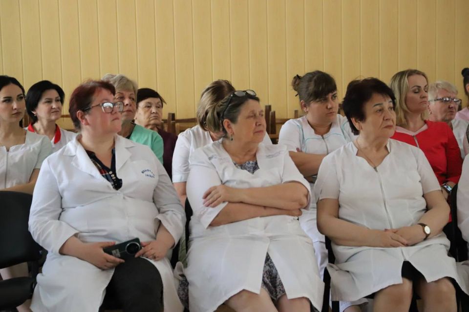 На встрече с сотрудниками луганской больницы представитель УБК МВД по Луганской Народной Республике рассказал о кибербезопасности На встрече с сотрудниками луганской больницы представитель УБК МВД по Луганской Народной Республике рассказал о кибербезопасности