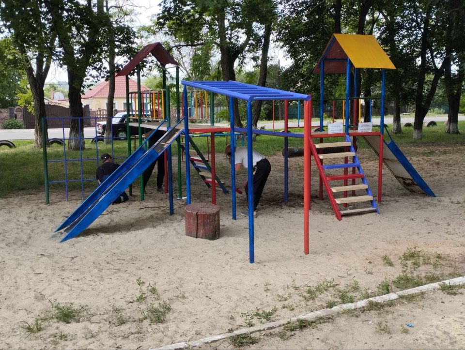 Ремонт детской площадки в сквере ВЛКСМ: Путь к более безопасному и комфортному отдыху Ремонт детской площадки в сквере ВЛКСМ: Путь к более безопасному и комфортному отдыху